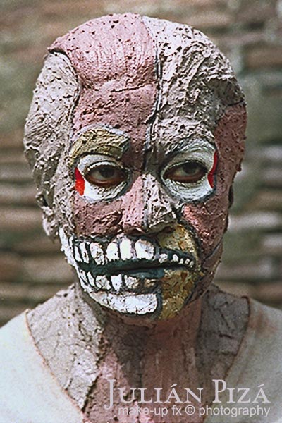 actriz caracterizada en época, finales de 1890