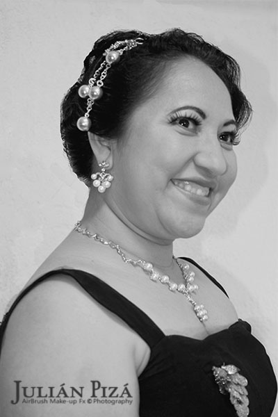 Lorena López interpreta a la actriz Esperanza Iris.